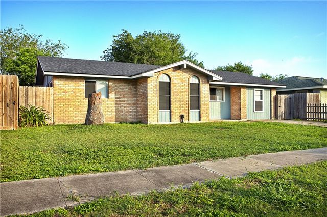 1733 Kern Dr, Corpus Christi, TX 78412