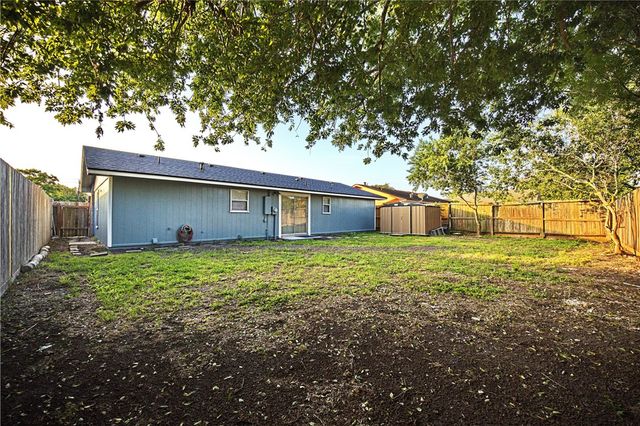 1733 Kern Dr, Corpus Christi, TX 78412
