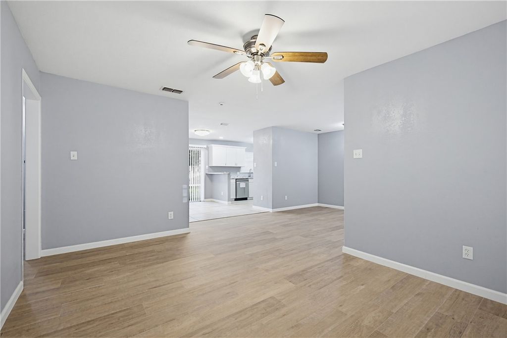 1733 Kern Dr, Corpus Christi, TX 78412 — photo 2