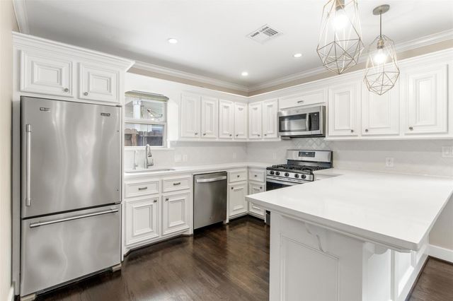 814 E 23rd Street, Houston, TX 77009