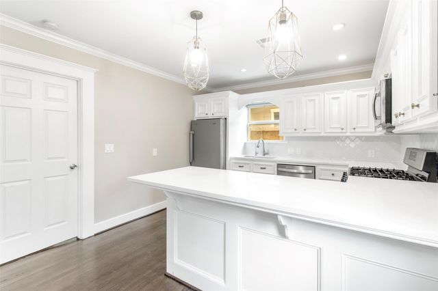 814 E 23rd Street, Houston, TX 77009