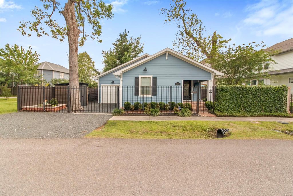 814 E 23rd Street, Houston, TX 77009