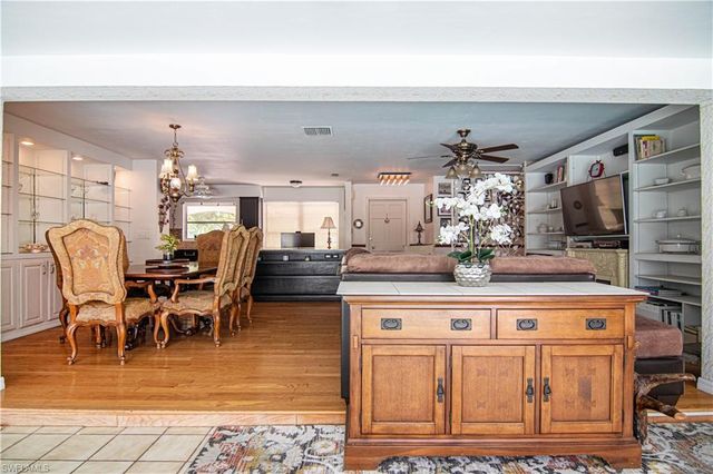 2305 SE 16th ST, Cape Coral, FL 33990