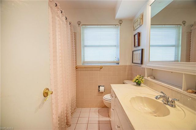 2305 SE 16th ST, Cape Coral, FL 33990