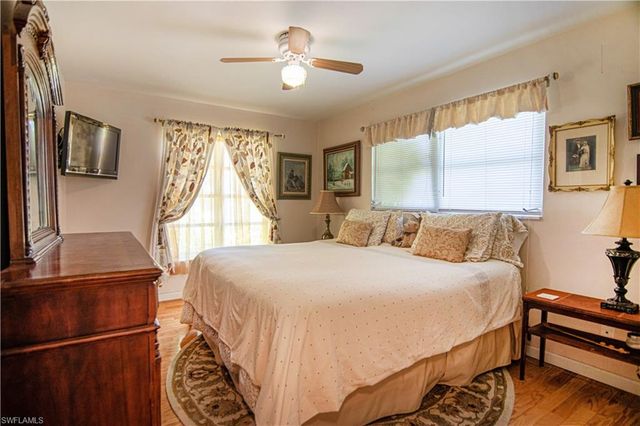 2305 SE 16th ST, Cape Coral, FL 33990