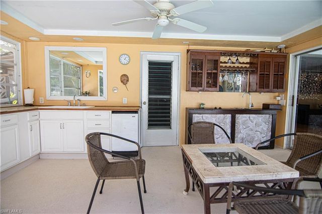 2305 SE 16th ST, Cape Coral, FL 33990