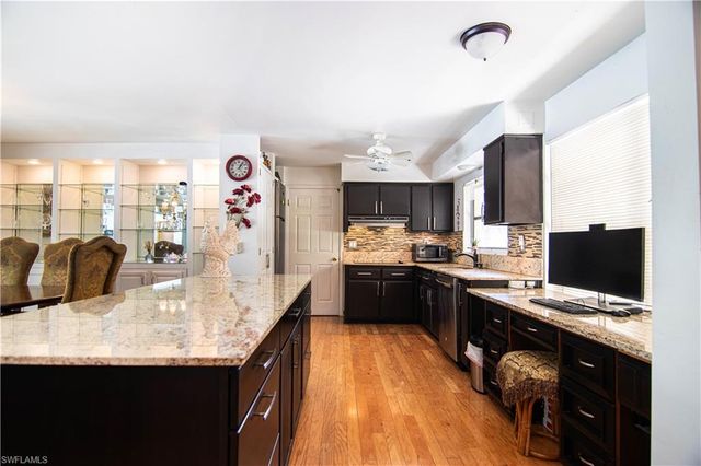 2305 SE 16th ST, Cape Coral, FL 33990