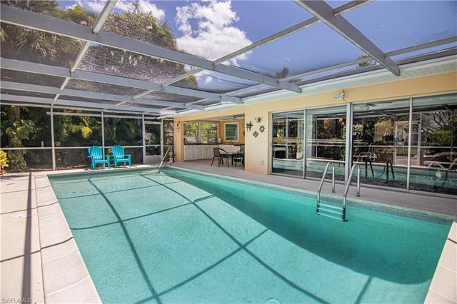 2305 SE 16th ST, Cape Coral, FL 33990