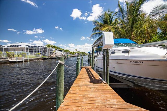 2305 SE 16th ST, Cape Coral, FL 33990