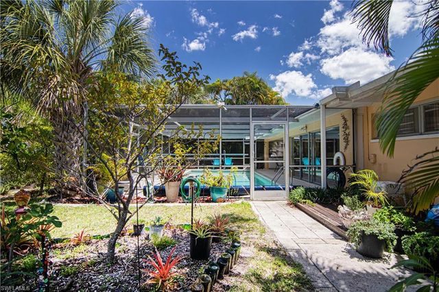 2305 SE 16th ST, Cape Coral, FL 33990