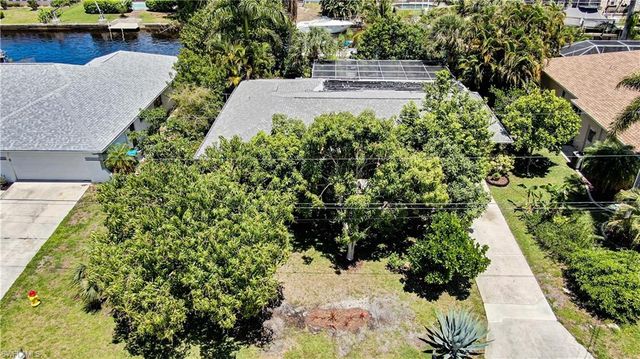 2305 SE 16th ST, Cape Coral, FL 33990