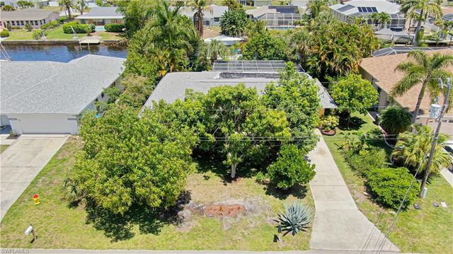 2305 SE 16th ST, Cape Coral, FL 33990