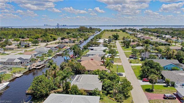 2305 SE 16th ST, Cape Coral, FL 33990