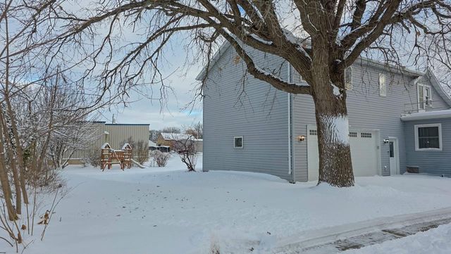 124 S CUSTER STREET, Brillion, WI 54110