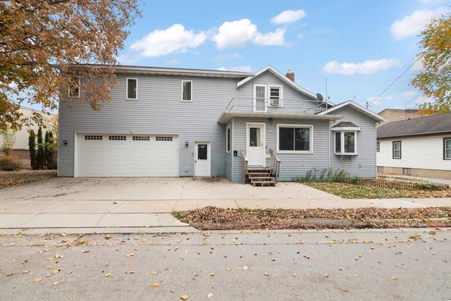 124 S CUSTER STREET, Brillion, WI 54110