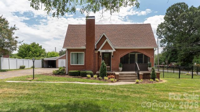 3308 16th Street NE, Hickory, NC 28601