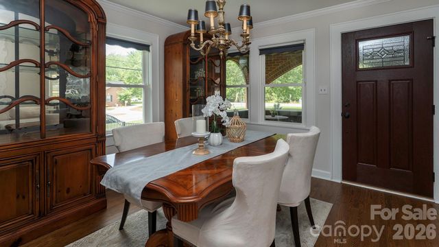3308 16th Street NE, Hickory, NC 28601