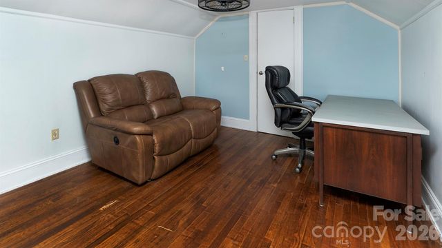 3308 16th Street NE, Hickory, NC 28601