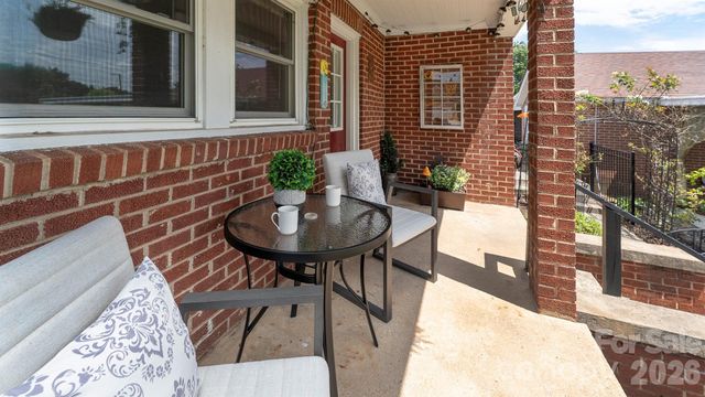 3308 16th Street NE, Hickory, NC 28601