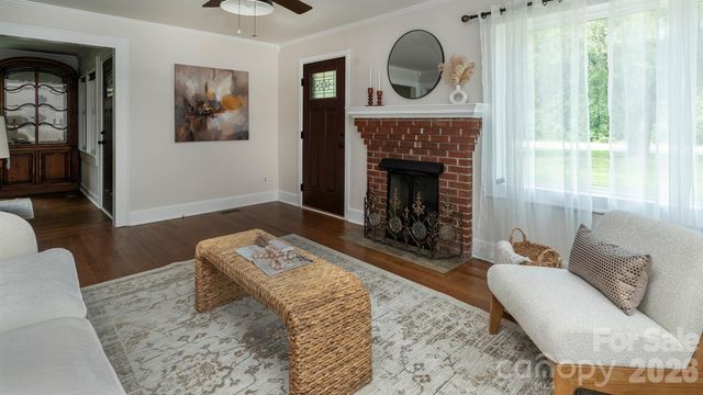 3308 16th Street NE, Hickory, NC 28601