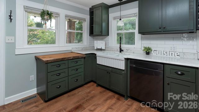 3308 16th Street NE, Hickory, NC 28601