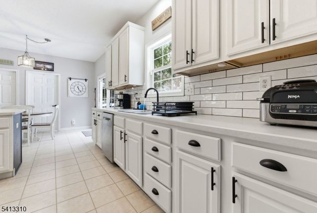 9 Poplar Ct, Allamuchy Twp., NJ 07840