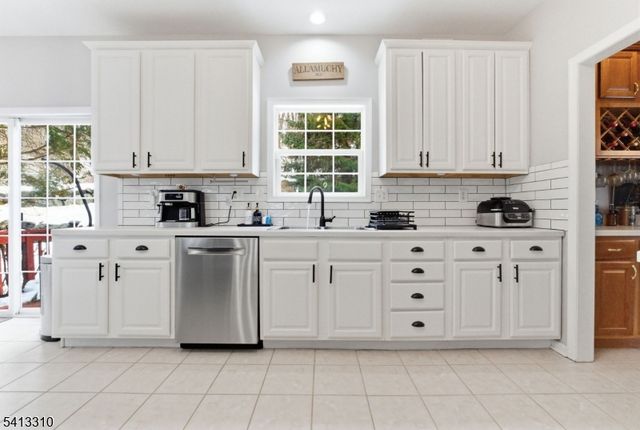 9 Poplar Ct, Allamuchy Twp., NJ 07840