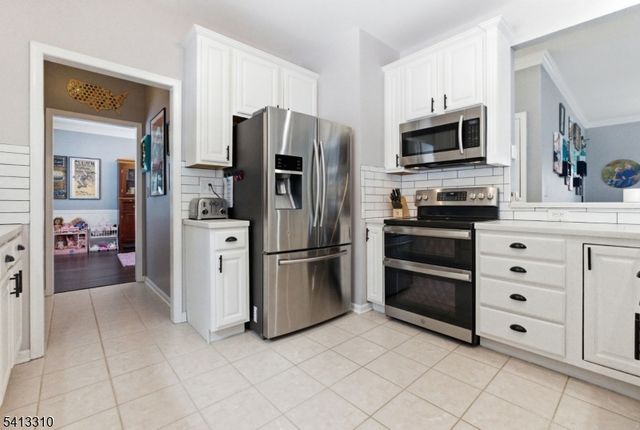 9 Poplar Ct, Allamuchy Twp., NJ 07840