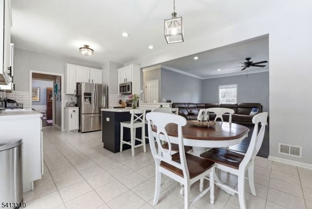 9 Poplar Ct, Allamuchy Twp., NJ 07840