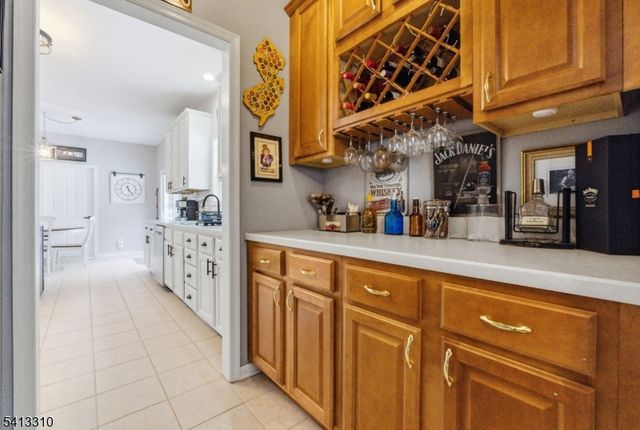 9 Poplar Ct, Allamuchy Twp., NJ 07840