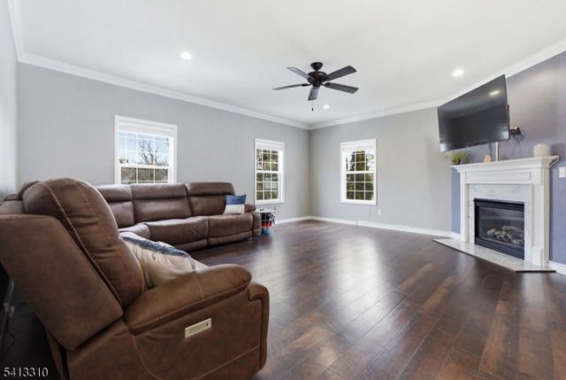 9 Poplar Ct, Allamuchy Twp., NJ 07840