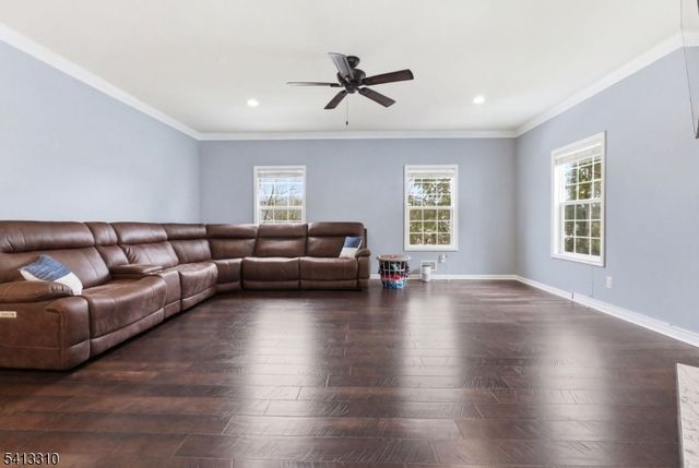 9 Poplar Ct, Allamuchy Twp., NJ 07840