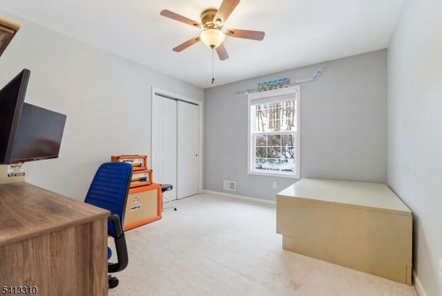 9 Poplar Ct, Allamuchy Twp., NJ 07840