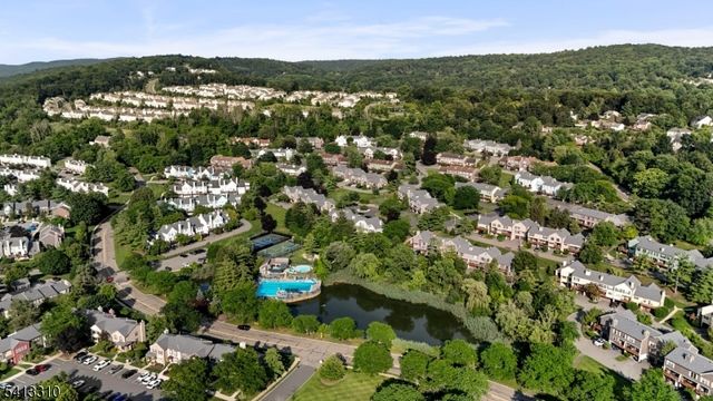 9 Poplar Ct, Allamuchy Twp., NJ 07840