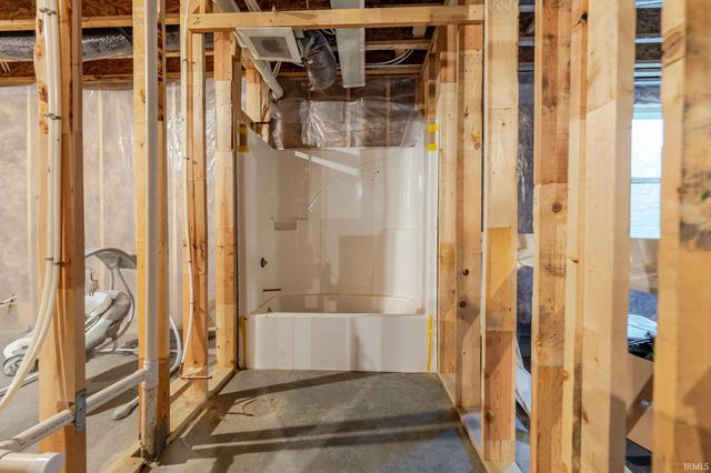 17213 Sonic Court, Huntertown, IN 46748