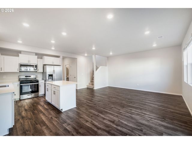 2982 T St, Springfield, OR 97477