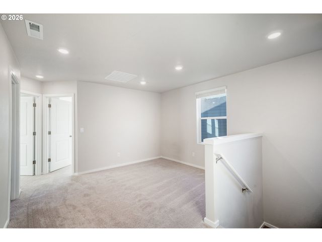 2982 T St, Springfield, OR 97477
