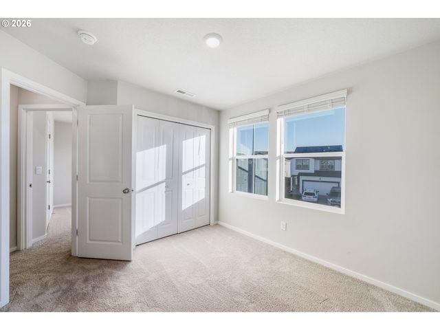 2982 T St, Springfield, OR 97477