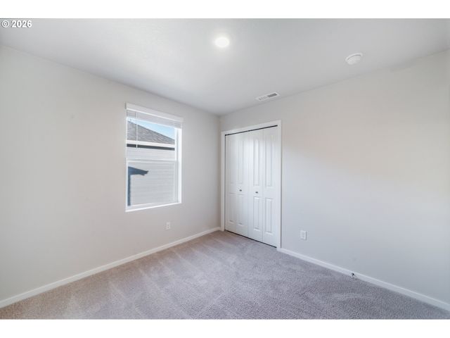 2982 T St, Springfield, OR 97477