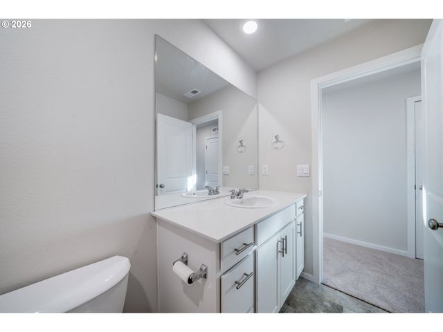 2982 T St, Springfield, OR 97477