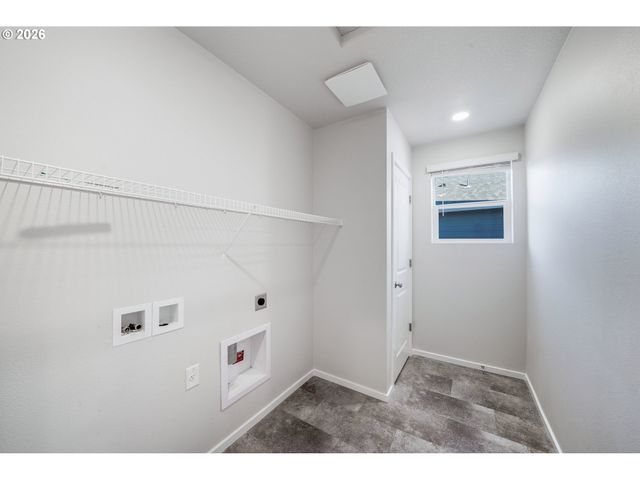 2982 T St, Springfield, OR 97477