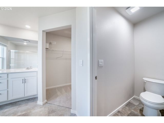 2982 T St, Springfield, OR 97477