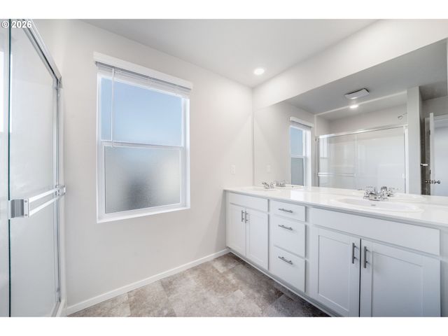 2982 T St, Springfield, OR 97477