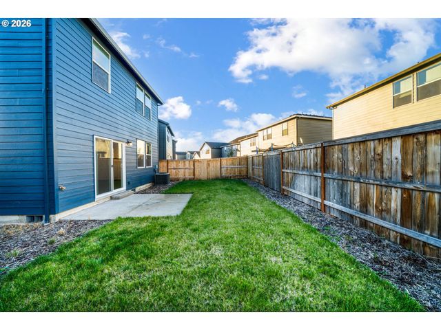 2982 T St, Springfield, OR 97477