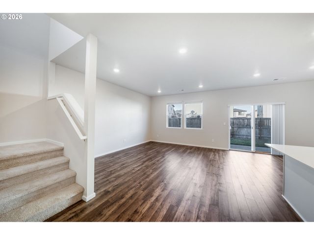 2982 T St, Springfield, OR 97477