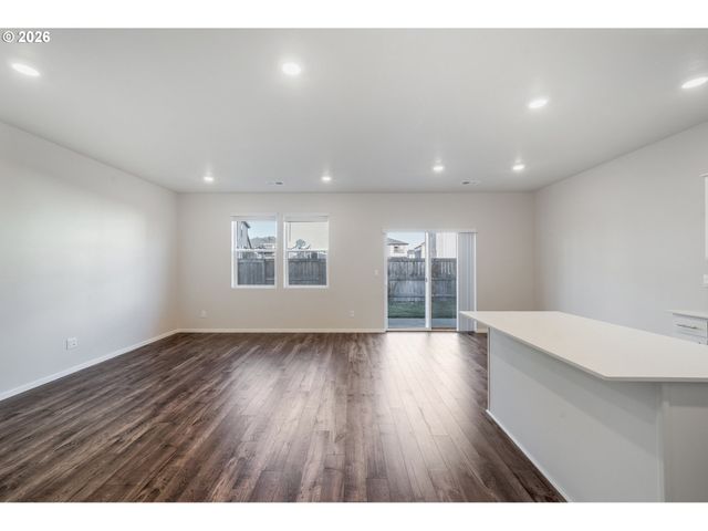 2982 T St, Springfield, OR 97477