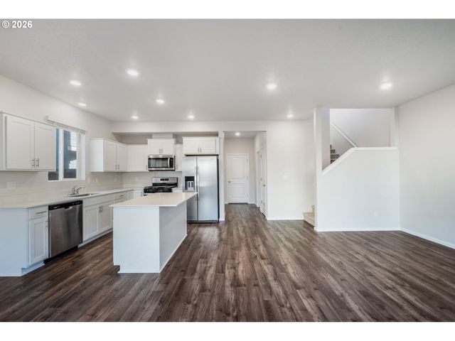 2982 T St, Springfield, OR 97477