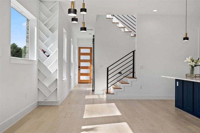 501 E Burton ST, Manor, TX 78653