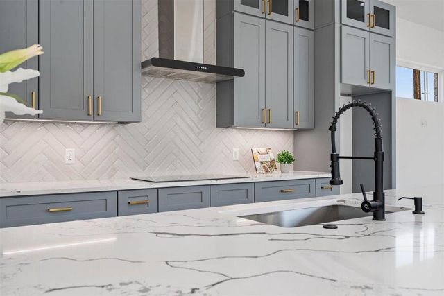 501 E Burton ST, Manor, TX 78653