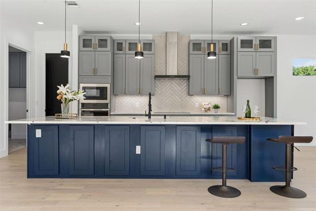 501 E Burton ST, Manor, TX 78653